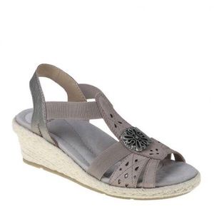 Womens Comfort Wedge Sandal 9.5 Grey New in Box